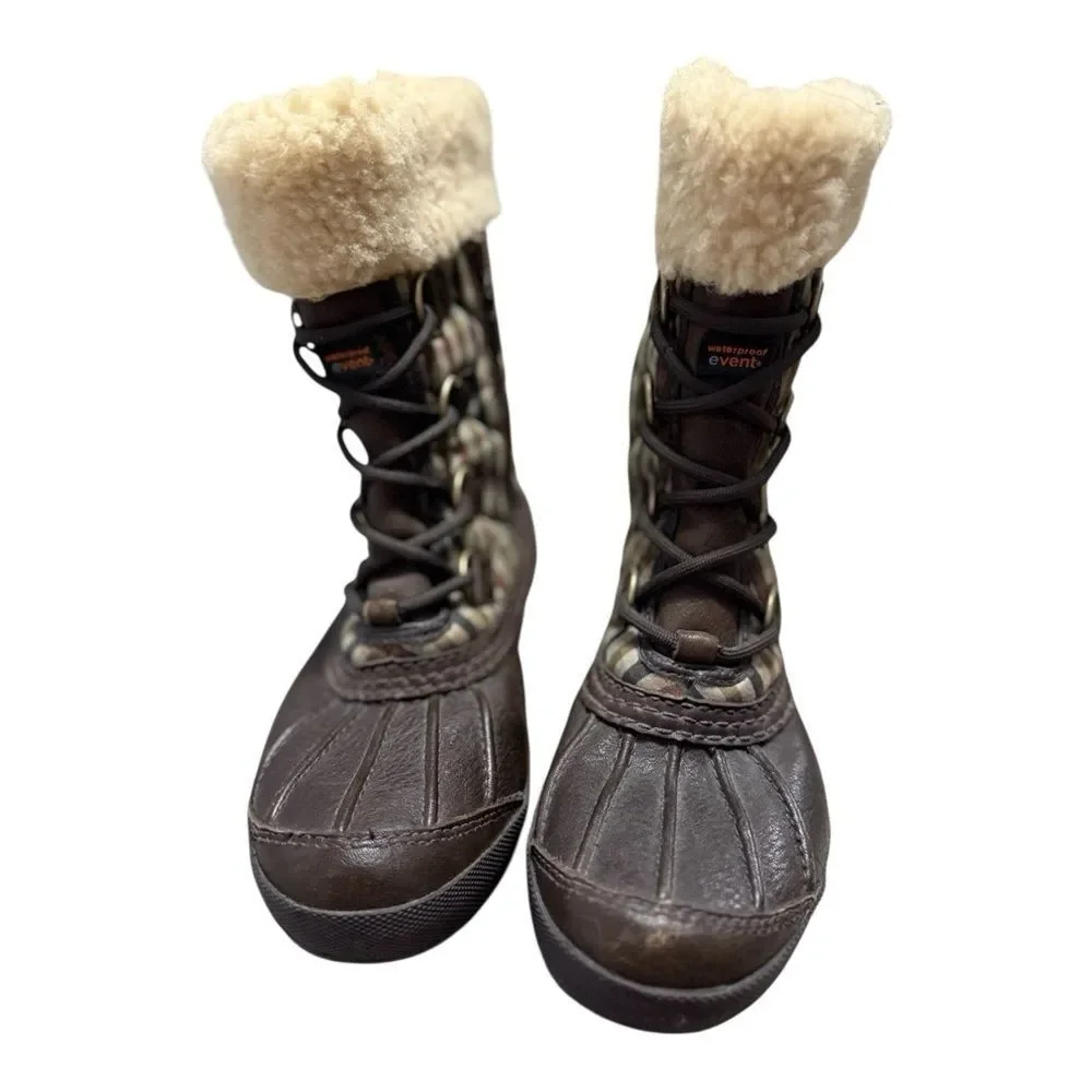 UGG Newberry Brown Leather Plaid Fabric Waterproof Boot size 6